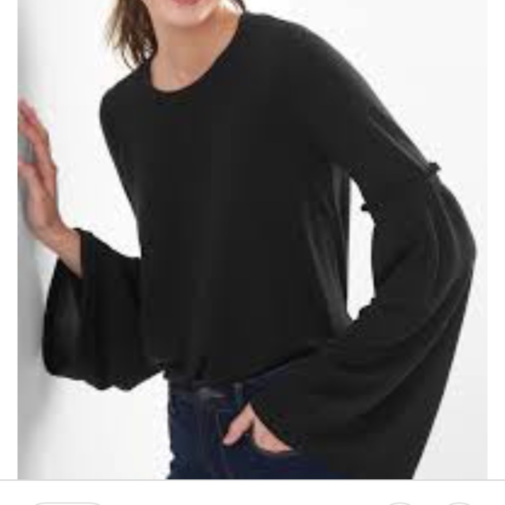 GAP Softspun bell sleeve top black super soft M